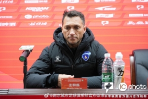 罗德尼：被罚下一人对我们造成更大困难，没料到比分如此悬殊